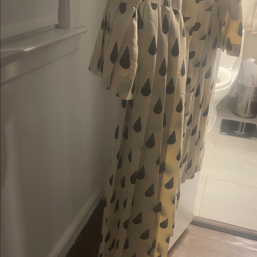 H&M Cream Long Sleeve Dress with Black Teardrop Print - Picture 2 of 3